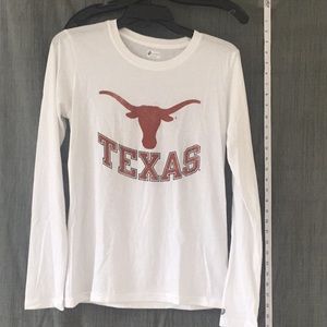 U Texas ladies’ long sleeved medium shirt. Cute!